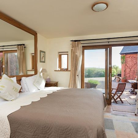Dolphin Beach House Hotel Clifden Esterno foto
