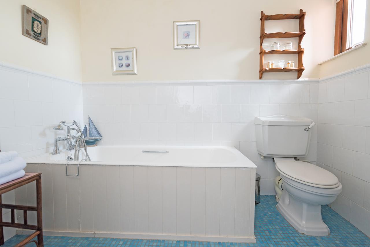 Dolphin Beach House Hotel Clifden Esterno foto