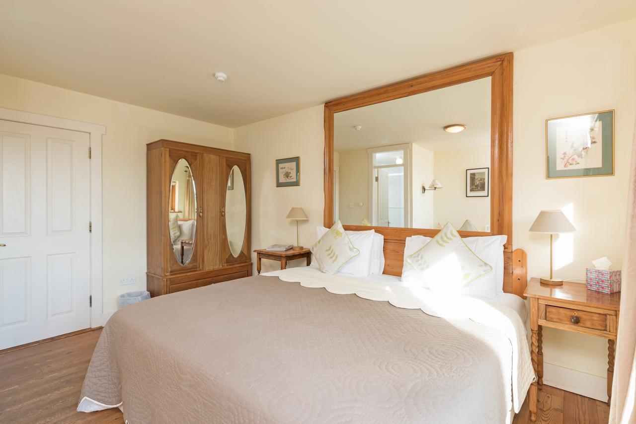 Dolphin Beach House Hotel Clifden Esterno foto