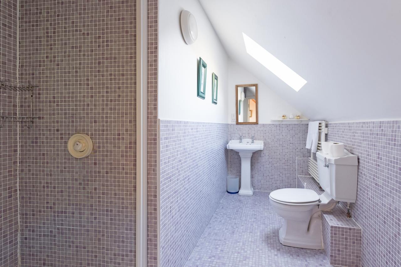 Dolphin Beach House Hotel Clifden Esterno foto