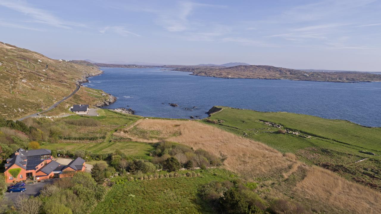 Dolphin Beach House Hotel Clifden Esterno foto
